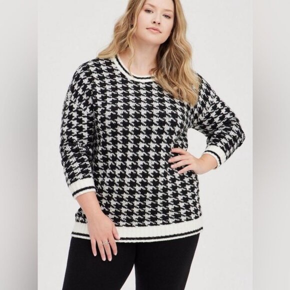 NWT TORRID Crew Nk Herringbone Pullover Sweater Houndstooth Black & White Size 4 - Picture 2 of 15
